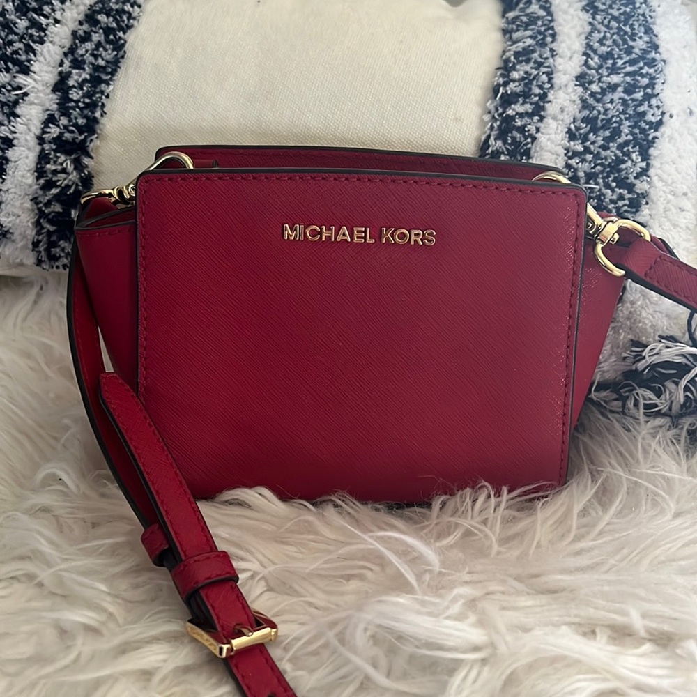 Michael Kors crossbody purse